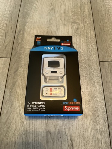 Supreme tiny bianco ss26 - 2, tv